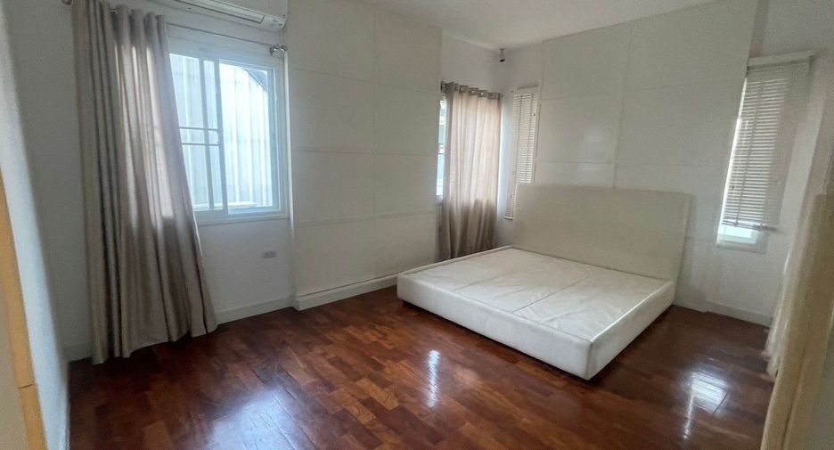 For sale 5 bedrooms condo in Khan Na Yao, Bangkok