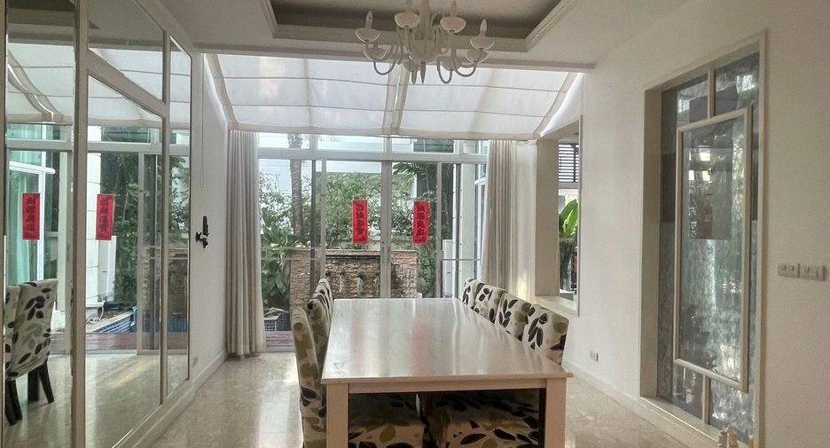 For sale 5 bedrooms condo in Khan Na Yao, Bangkok