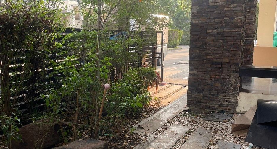 For sale 5 bedrooms condo in Khan Na Yao, Bangkok