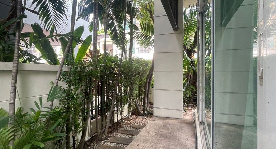 For sale 5 bedrooms condo in Khan Na Yao, Bangkok