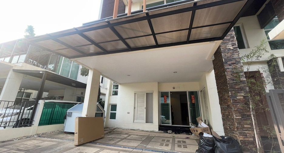 For sale 5 bedrooms condo in Khan Na Yao, Bangkok