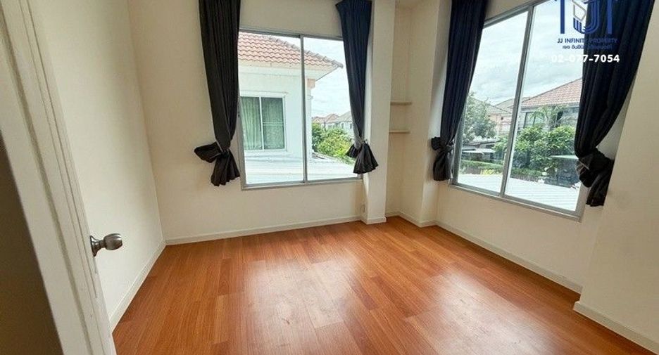 For sale 3 bedrooms house in Mueang Samut Prakan, Samut Prakan