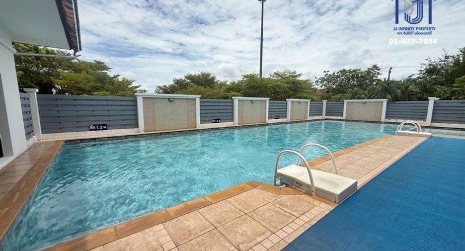 For sale 3 bedrooms house in Mueang Samut Prakan, Samut Prakan