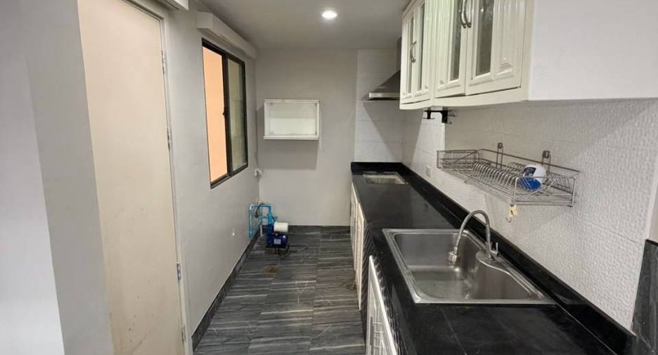 For sale 3 bedrooms townhouse in Kathu, Phuket