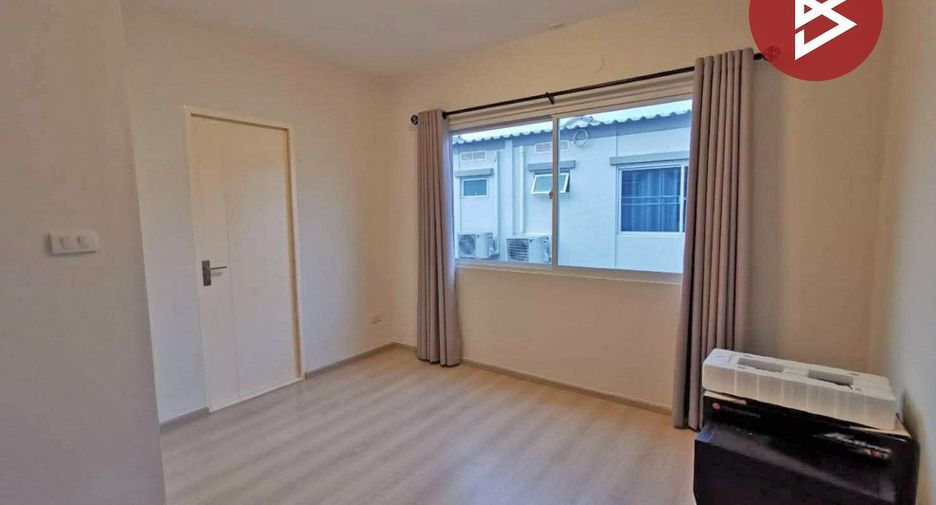 For sale 2 bedrooms townhouse in Mueang Samut Prakan, Samut Prakan