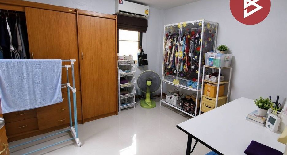 For sale 4 bedrooms house in Mueang Samut Sakhon, Samut Sakhon