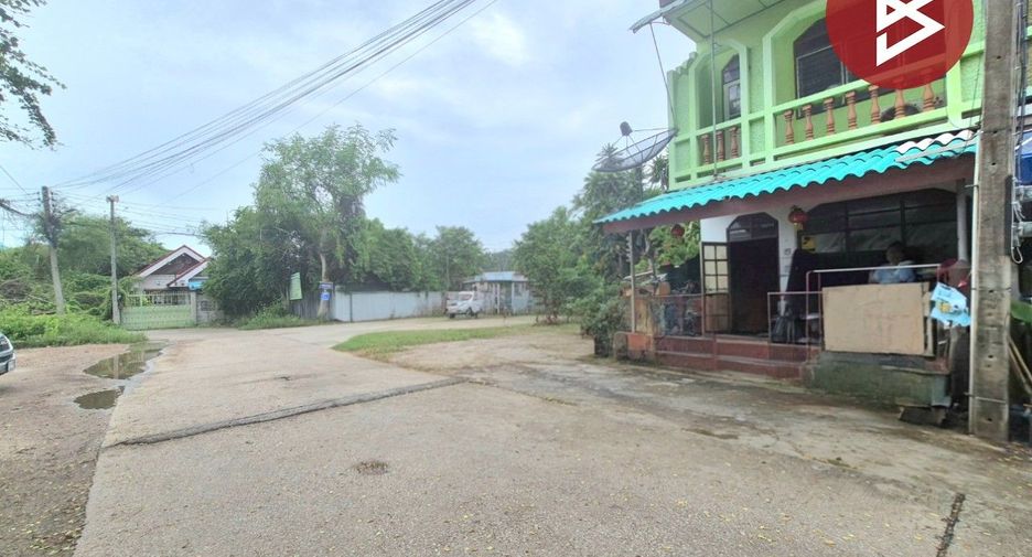 For sale 2 bedrooms townhouse in Mueang Samut Songkhram, Samut Songkhram