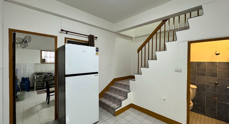 For rent 2 bedrooms townhouse in Mueang Chiang Mai, Chiang Mai