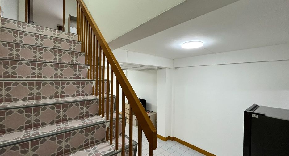 For rent 2 bedrooms townhouse in Mueang Chiang Mai, Chiang Mai