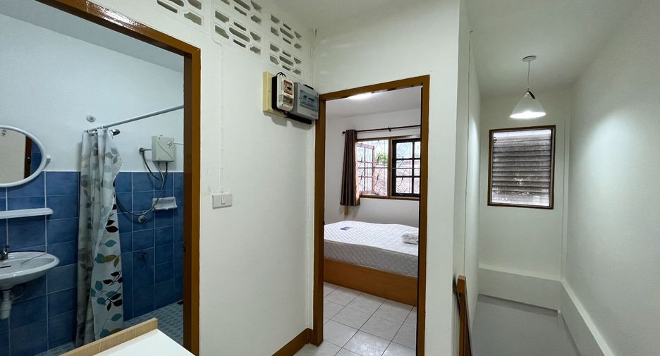 For rent 2 bedrooms townhouse in Mueang Chiang Mai, Chiang Mai