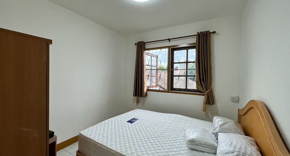 For rent 2 bedrooms townhouse in Mueang Chiang Mai, Chiang Mai