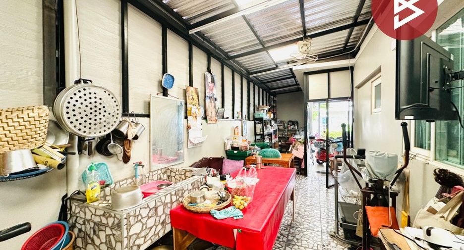 For sale 5 bedrooms house in Mueang Samut Sakhon, Samut Sakhon