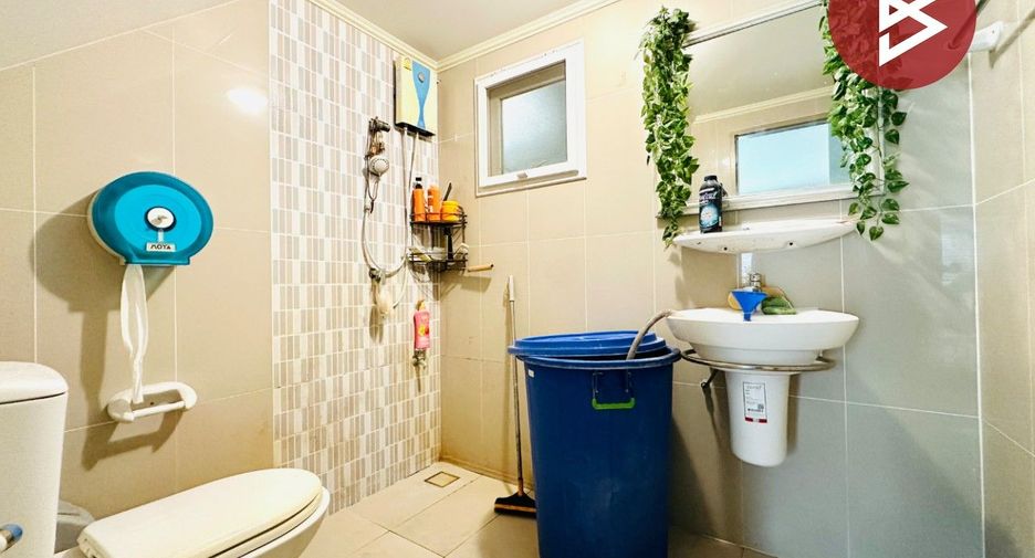 For sale 5 bedrooms house in Mueang Samut Sakhon, Samut Sakhon