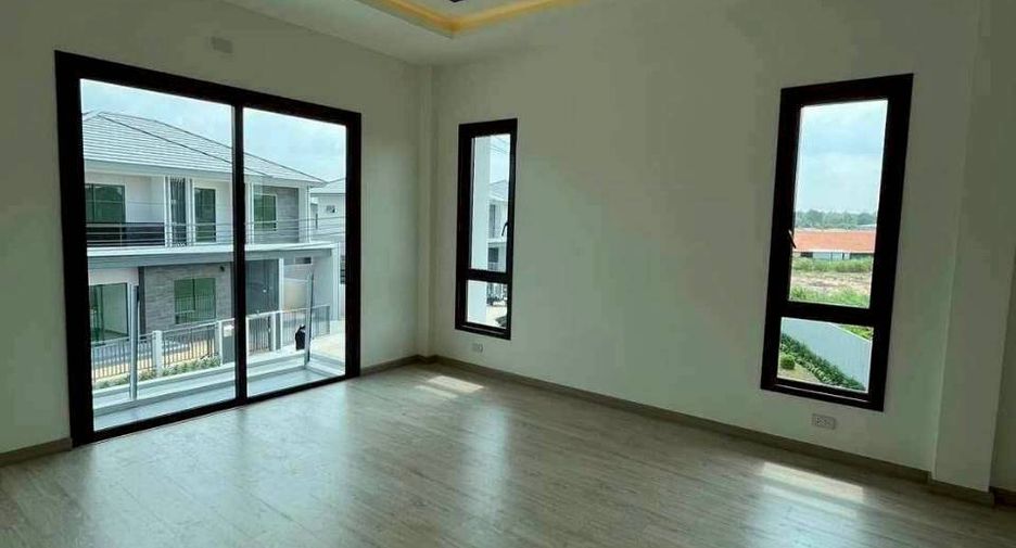 For sale 4 ベッドルーム house in Bang Lamung, Chonburi