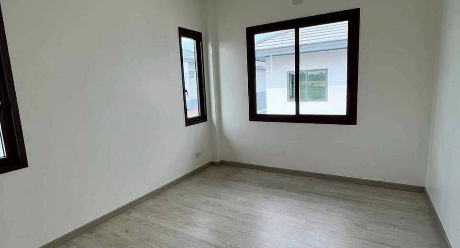 For sale 4 ベッドルーム house in Bang Lamung, Chonburi