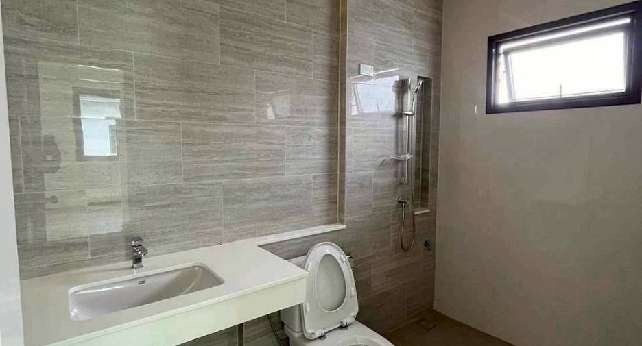 For sale 4 ベッドルーム house in Bang Lamung, Chonburi