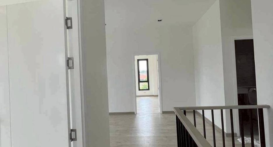 For sale 4 ベッドルーム house in Bang Lamung, Chonburi