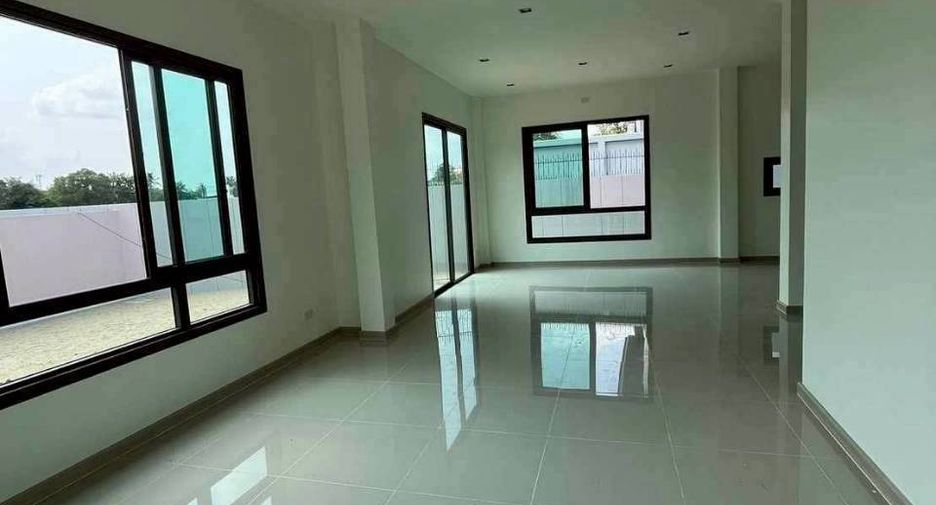 For sale 4 ベッドルーム house in Bang Lamung, Chonburi