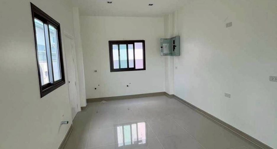 For sale 4 ベッドルーム house in Bang Lamung, Chonburi