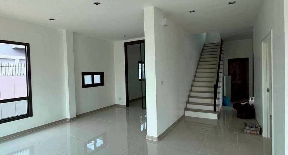 For sale 4 ベッドルーム house in Bang Lamung, Chonburi