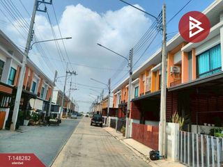 Casa adosada en venta de 4 habitaciones en Bang Pakong, Chachoengsao