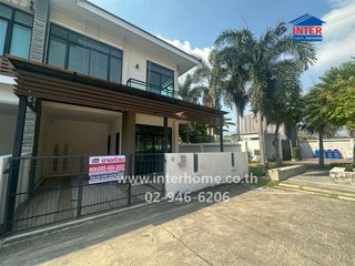 For sale 3 bedrooms townhouse in Mueang Samut Prakan, Samut Prakan