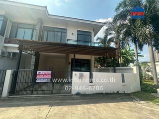 For sale 3 bedrooms townhouse in Mueang Samut Prakan, Samut Prakan