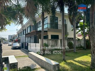 For sale 3 bedrooms townhouse in Mueang Samut Prakan, Samut Prakan