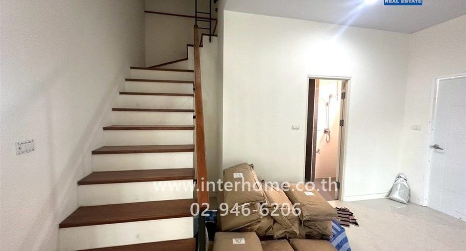 Casa adosada en venta de 3 habitaciones en Mueang Samut Prakan, Samut Prakan