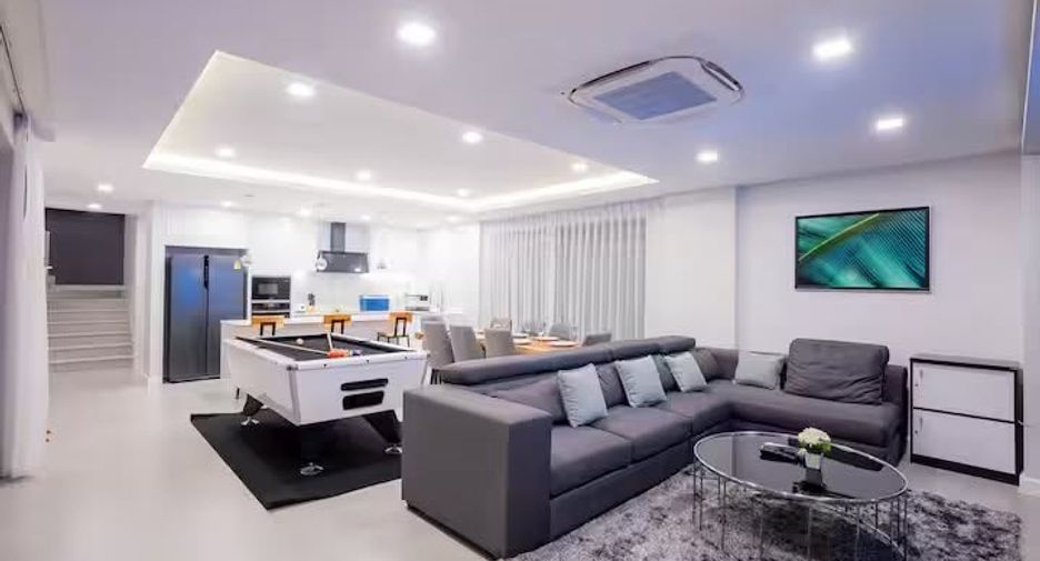 Villa zum Kauf mit 8 Zimmer in Jomtien, Pattaya