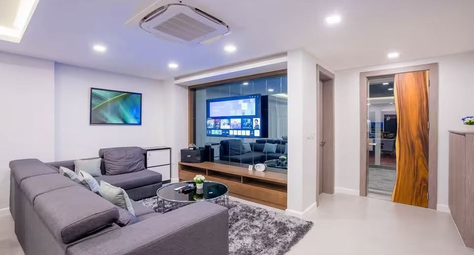 Villa zum Kauf mit 8 Zimmer in Jomtien, Pattaya