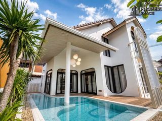 For rent 3 bedrooms villa in Bang Lamung, Chonburi