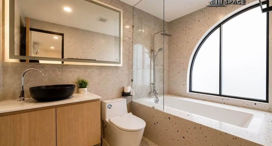 For rent 3 bedrooms villa in Bang Lamung, Chonburi