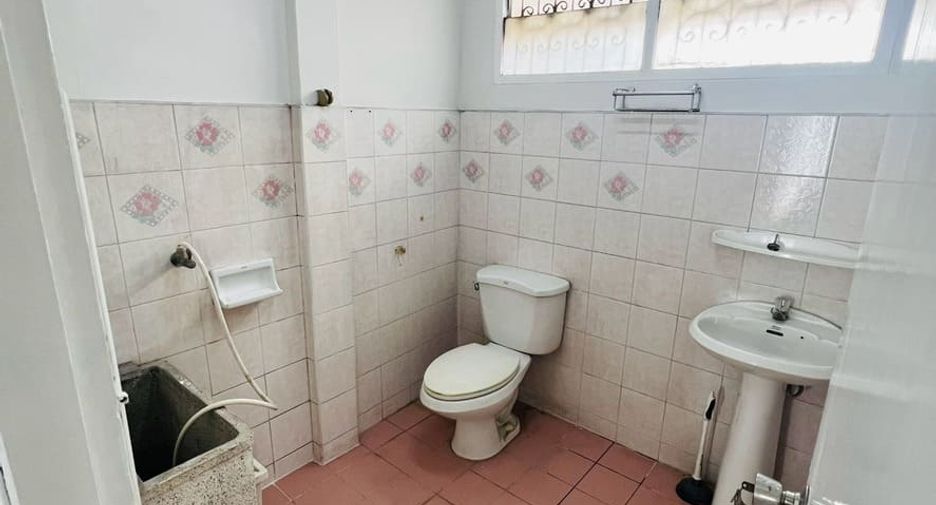 For sale 3 bedrooms townhouse in Mueang Nonthaburi, Nonthaburi