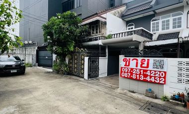 For sale 3 bedrooms townhouse in Mueang Nonthaburi, Nonthaburi