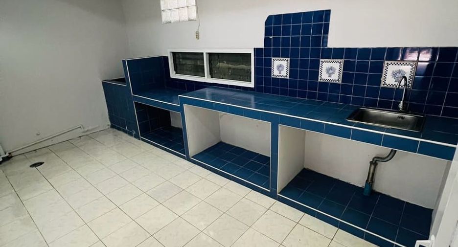 For sale 3 bedrooms townhouse in Mueang Nonthaburi, Nonthaburi