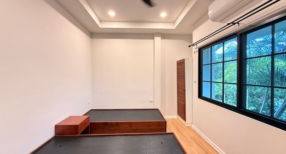For rent 4 bedrooms house in San Sai, Chiang Mai