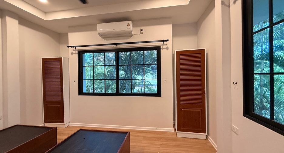 For rent 4 bedrooms house in San Sai, Chiang Mai