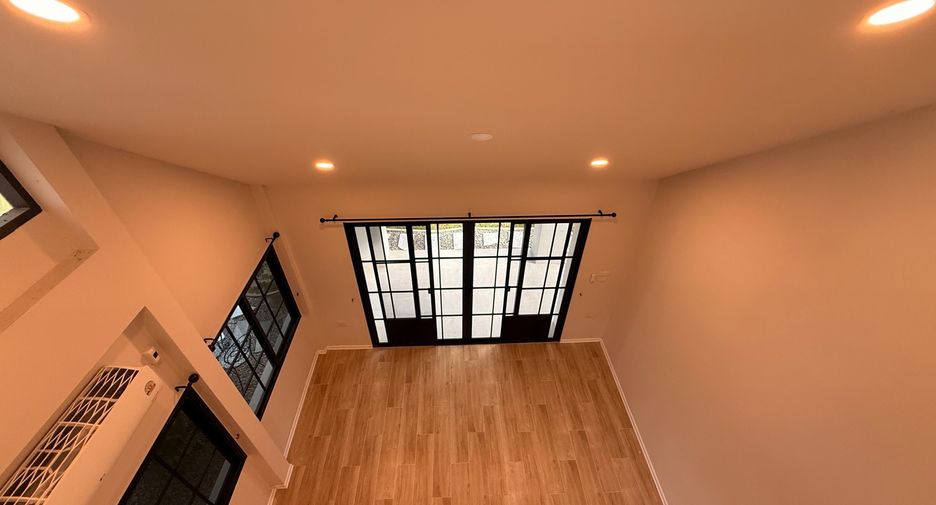 For rent 4 bedrooms house in San Sai, Chiang Mai