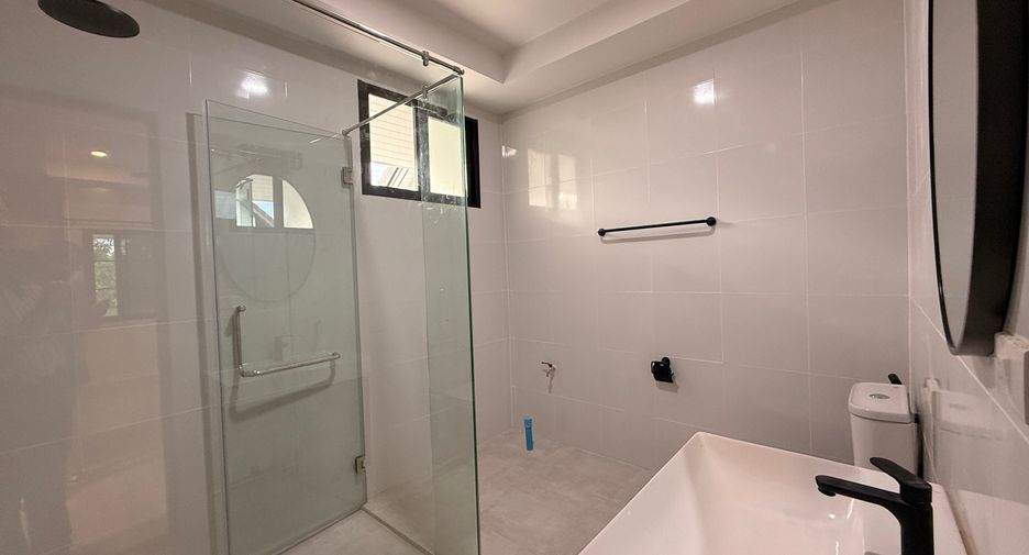 For rent 4 bedrooms house in San Sai, Chiang Mai