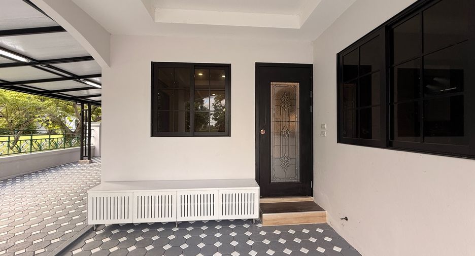 For rent 4 bedrooms house in San Sai, Chiang Mai