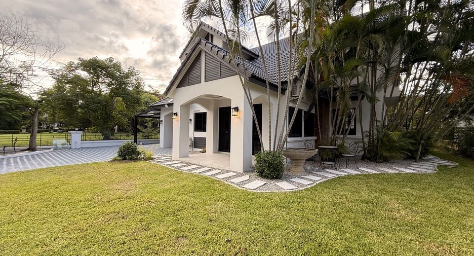 For rent 4 bedrooms house in San Sai, Chiang Mai