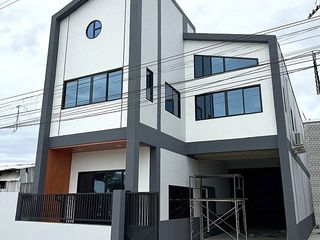 For rent 2 bedrooms warehouse in Khlong Luang, Pathum Thani