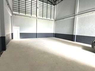 For rent 2 bedrooms warehouse in Khlong Luang, Pathum Thani