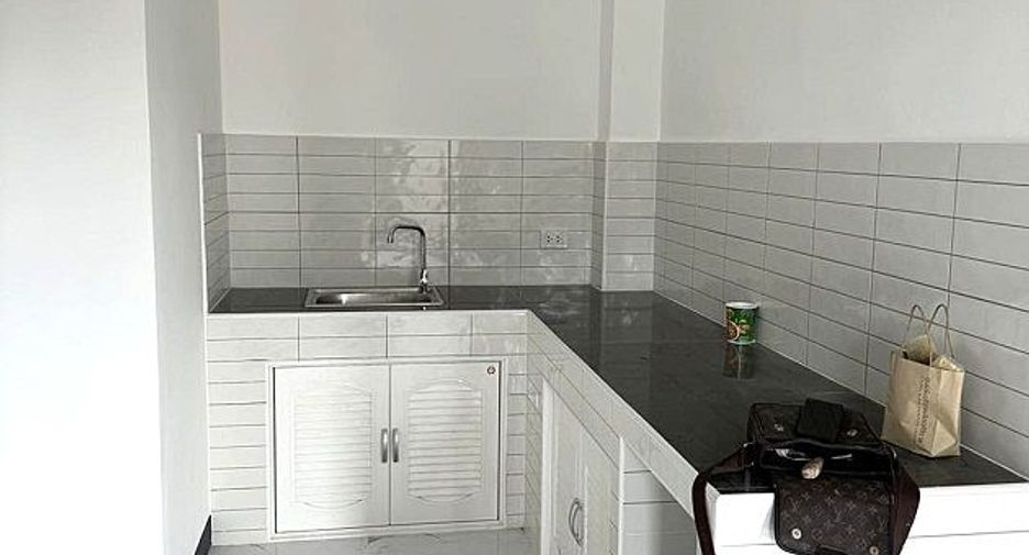 For rent 2 bedrooms warehouse in Khlong Luang, Pathum Thani