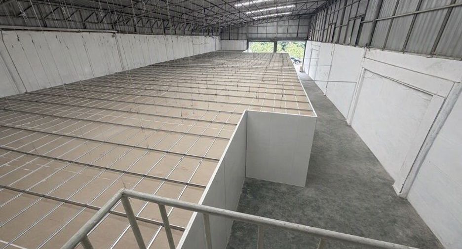 For rent 5 bedrooms warehouse in Khlong Luang, Pathum Thani
