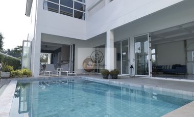 For sale 4 bedrooms villa in Mueang Pathum Thani, Pathum Thani