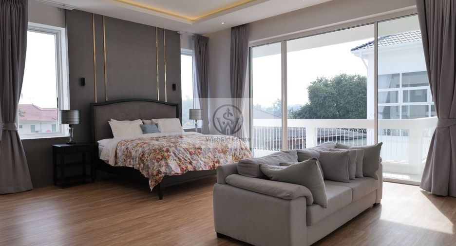 For sale 4 bedrooms villa in Mueang Pathum Thani, Pathum Thani