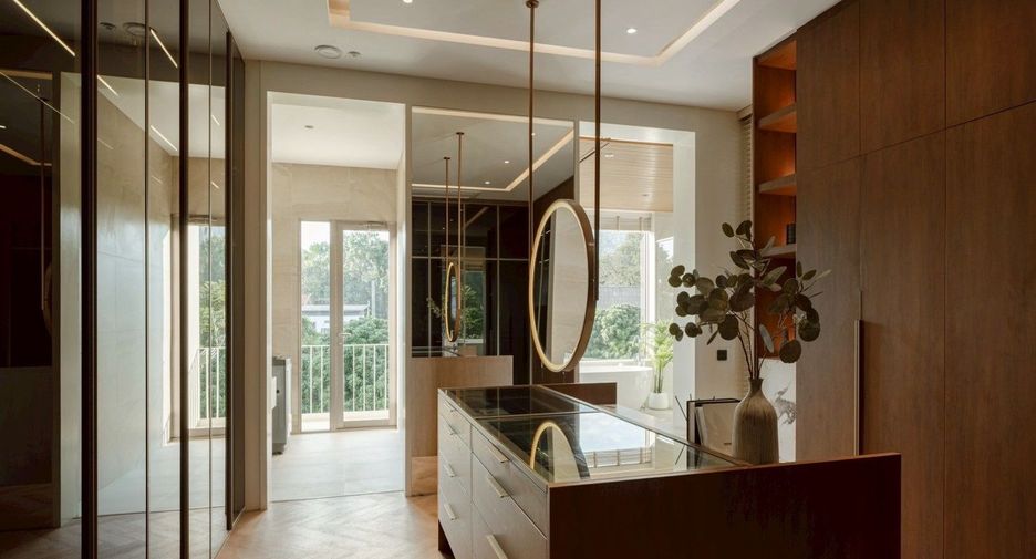 For sale 5 bedrooms house in Mueang Chiang Mai, Chiang Mai