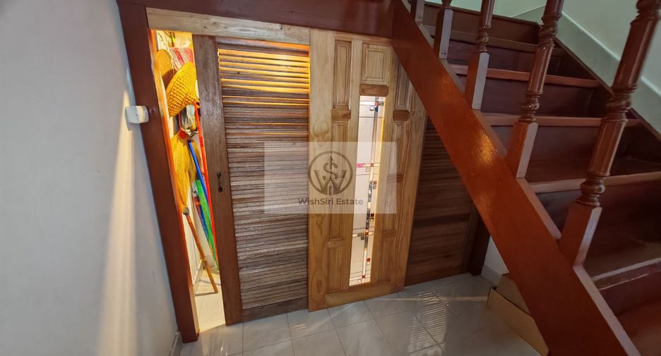 For sale 3 bedrooms house in Mueang Nonthaburi, Nonthaburi
